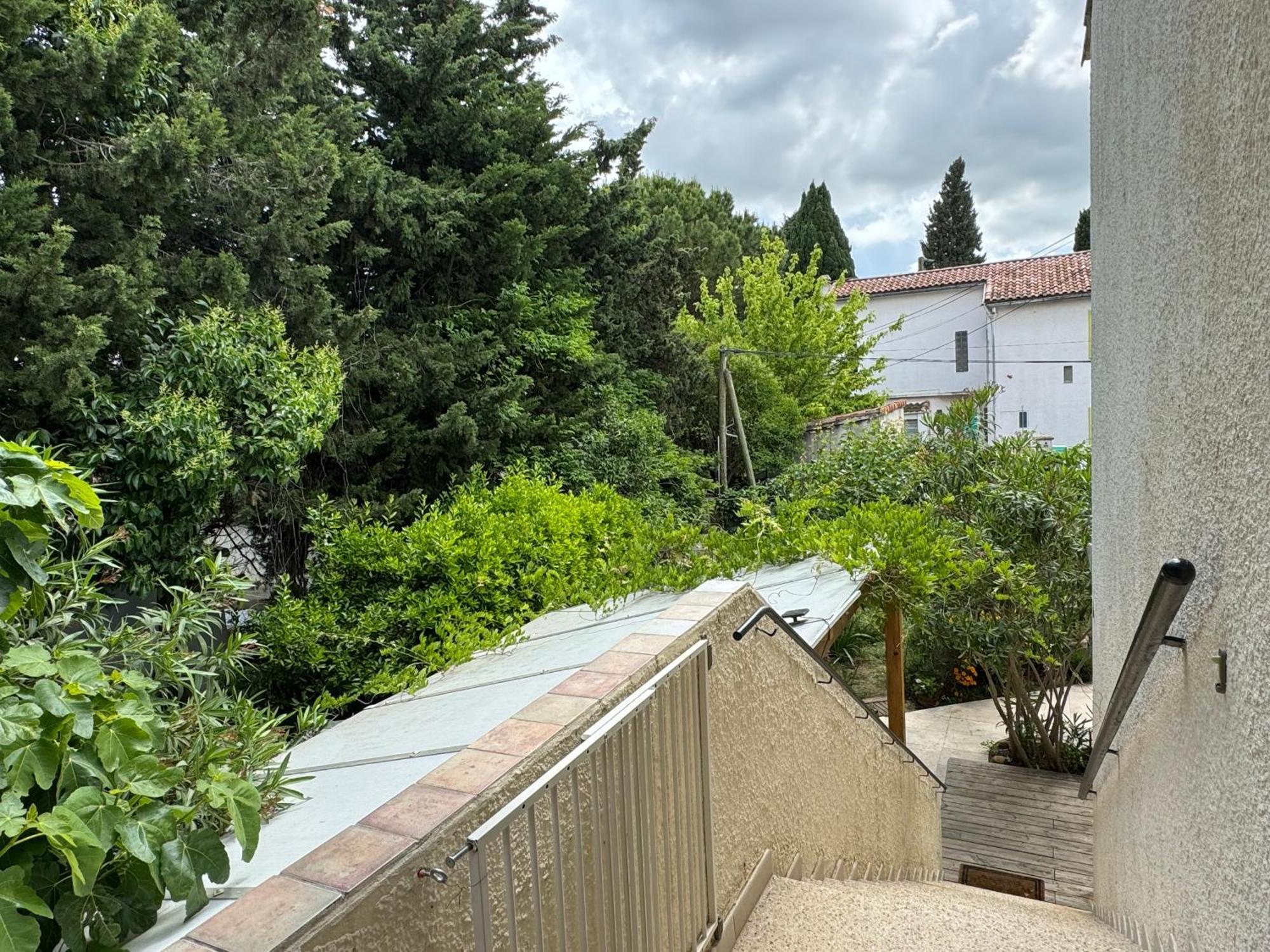 En Ville Avec Un Air De Campagne Arles Exterior foto
